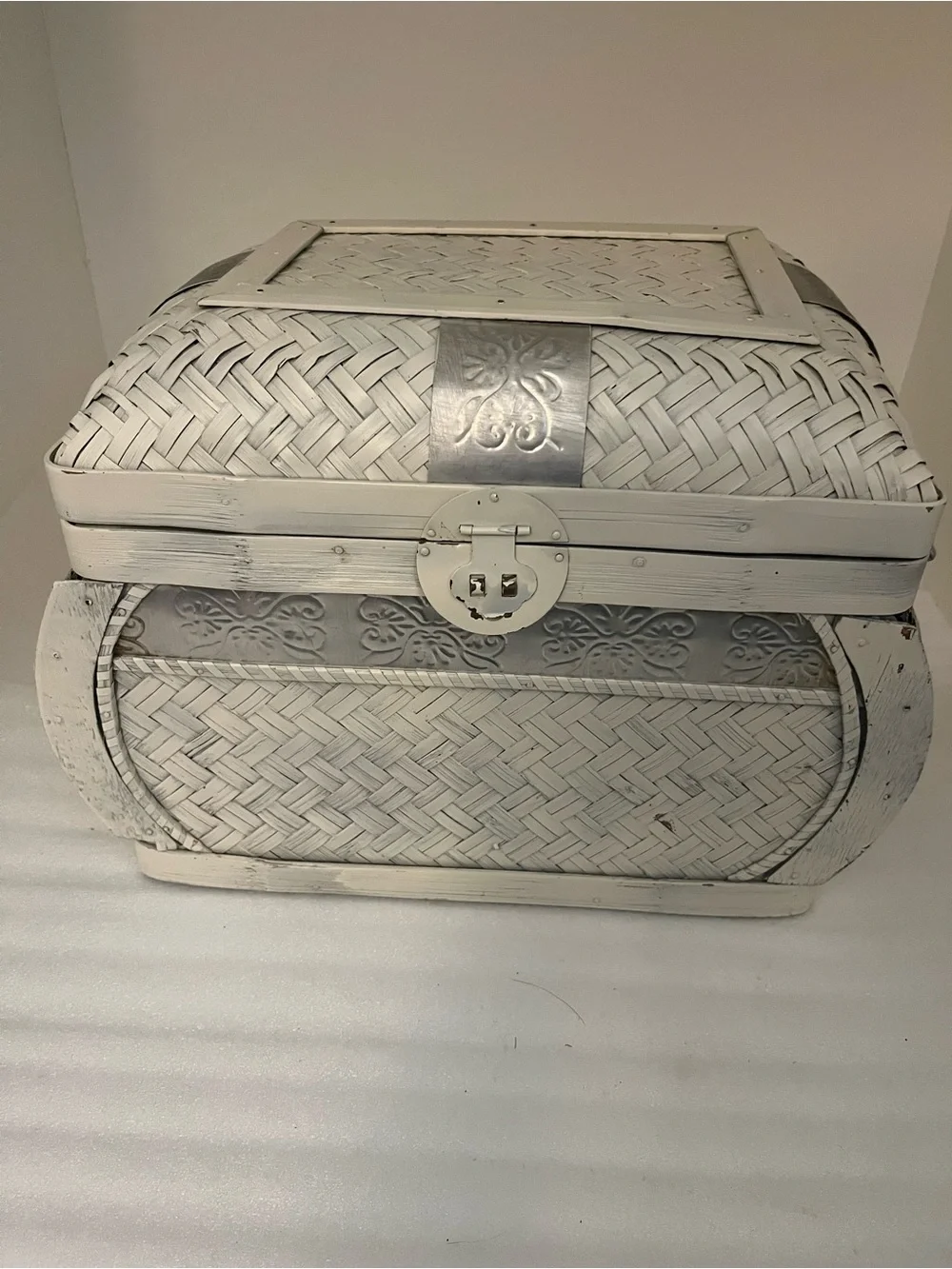 White Woven Wicker & Metal Trunk Chest, Rectangular Hinged Lid w/Handle